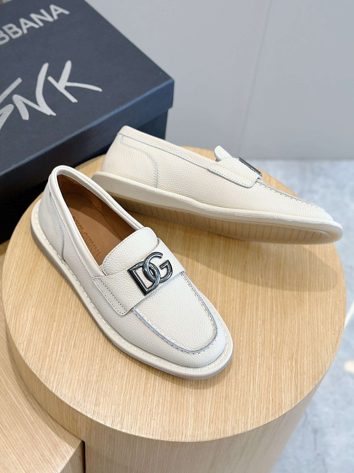 olce & Gabbana shoe